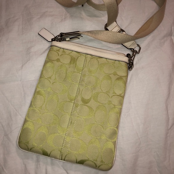 Coach Kitt Messanger Crossbody and Wallet Lime - Picture 4 of 8